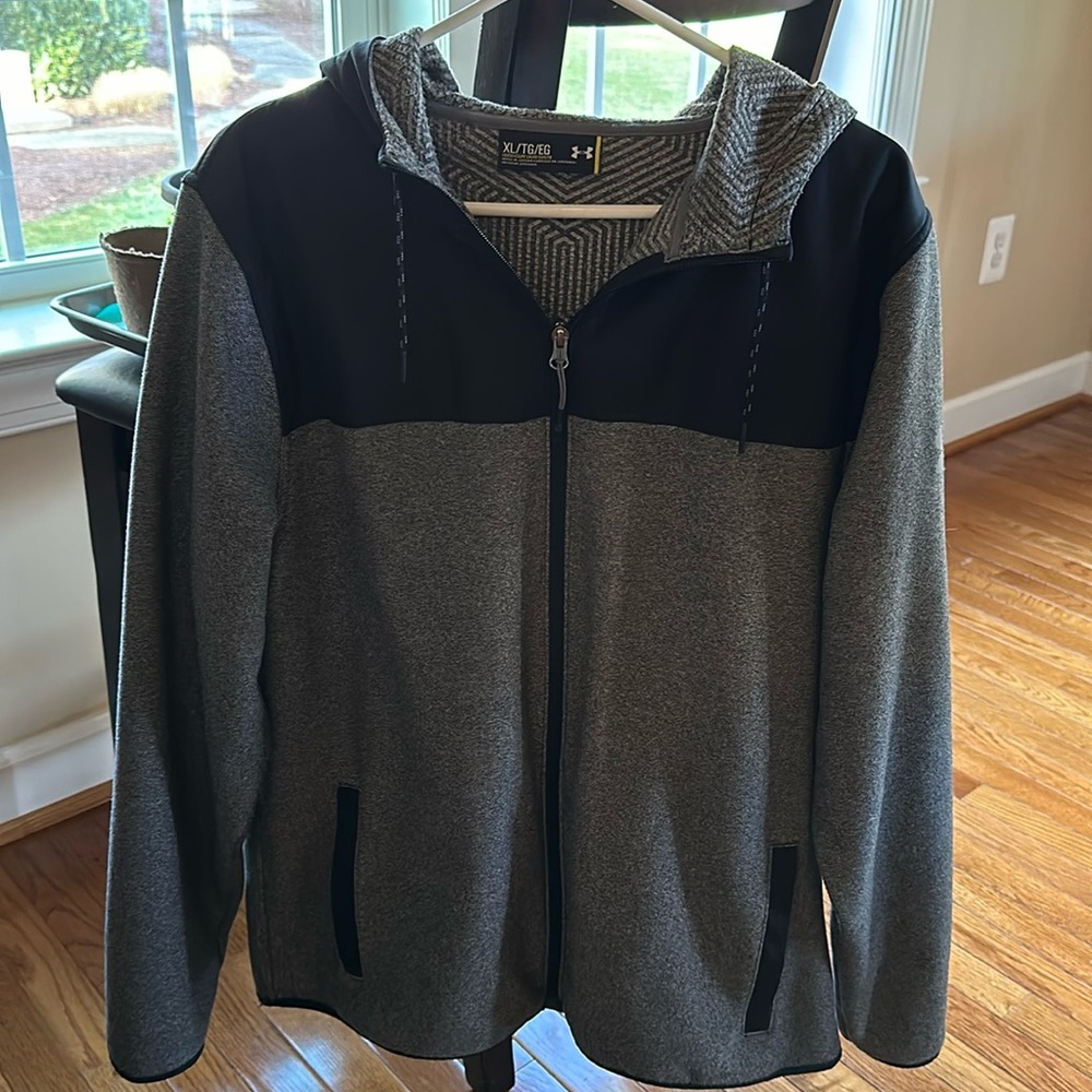 UA Men’s cold gear jacket